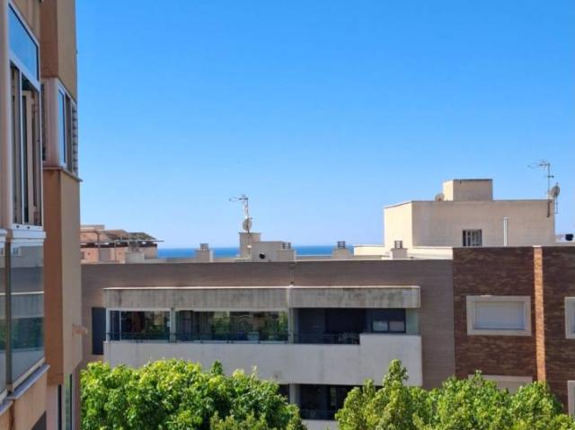 PISO CON VISTAS AL MAR Y GARAJE PARADOR