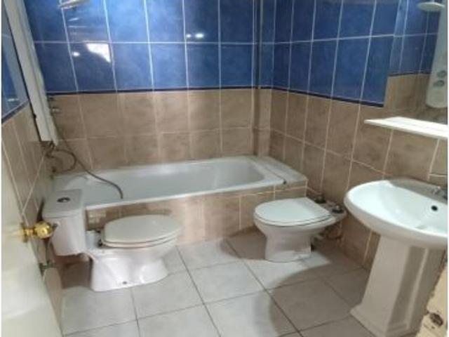 Piso con ascensor de cuatro habitaciones, dos baños y dos terrazas