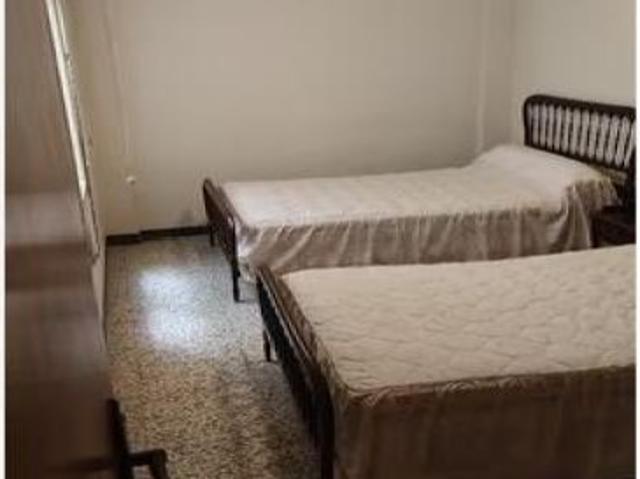 Piso con ascensor en buena zona