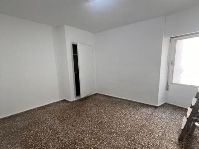 PISO CON BALCONES MUY CERCANO AL PARQUE DE LA BOMBILLA