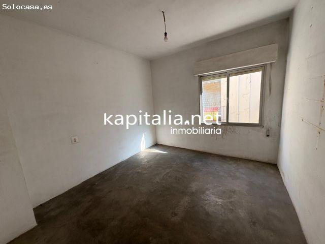 PISO CON BUHARDILLA A LA VENTA EN VALLADA