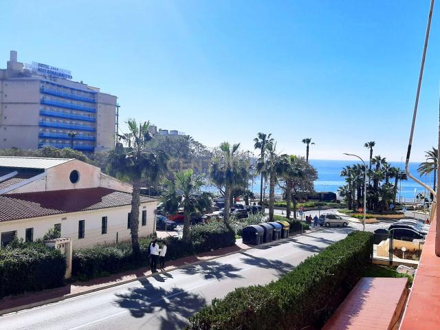 PISO CON ESPECTACULARES VISTAS AL MAR EN TORREQUEBRADA