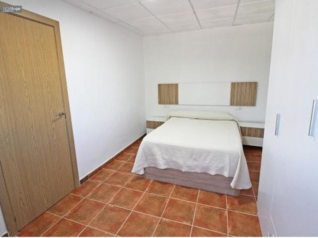 PISO CON ESTUPENDO PORCHE EN CAMPANILLAS