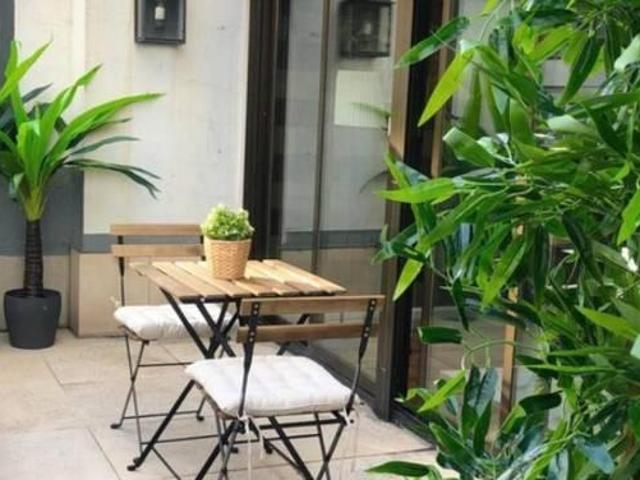 Piso con estupenda terraza de 2 habitaciones reformado y amueblado en el Barrio de Salamanca