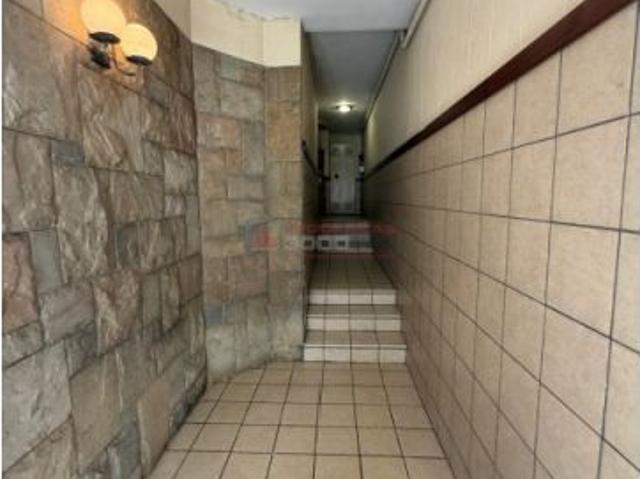 Piso con fantástica terraza de 40 m² junto a Plaza Maragall