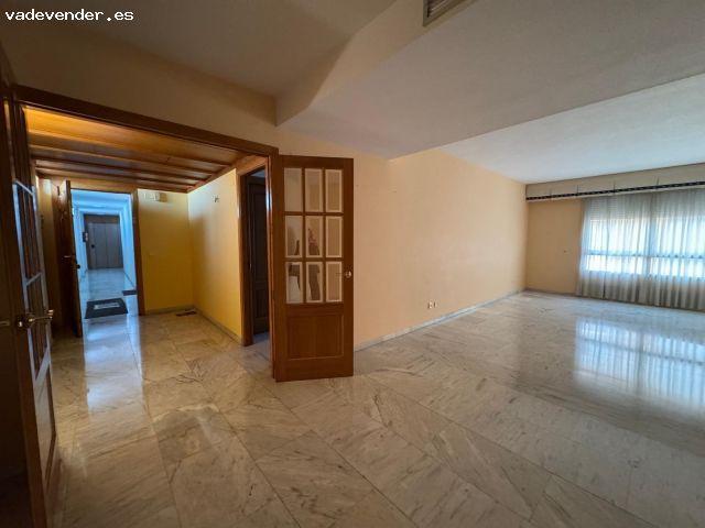 Piso con Garaje opcional en Av.Ronda de Tejares, Córdoba Capital