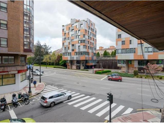 Piso con gran potencial en el centro de Oviedo – Calle Cervantes