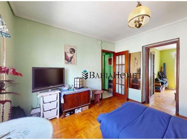 Piso con gran potencial junto a Valdecilla y Calle Vargas