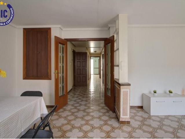 PISO CON GRAN TERRAZA EN EL CORAZÓN DE FAURA