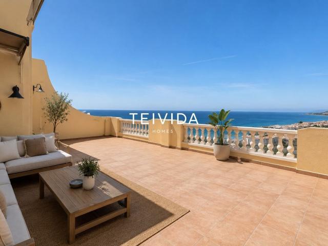 ¡Piso con gran terraza y vistas panorámicas al mar en Costa. 90m² Adeje