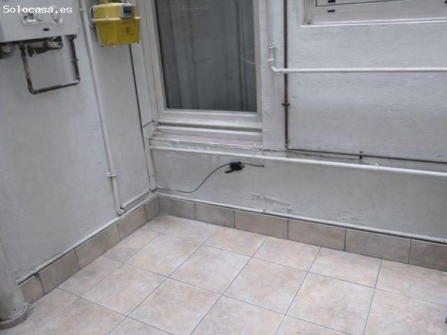 Piso con inquilino en Paseo Mare de Déu del Coll