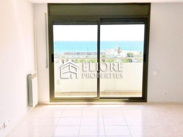 Piso con magnificas vistas al mar a solo 2 min de la playa!
