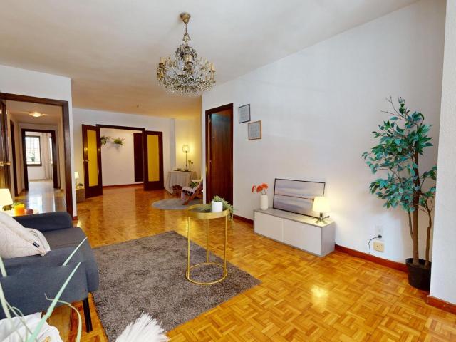 Piso con plaza de garaje sector Cuéllar
