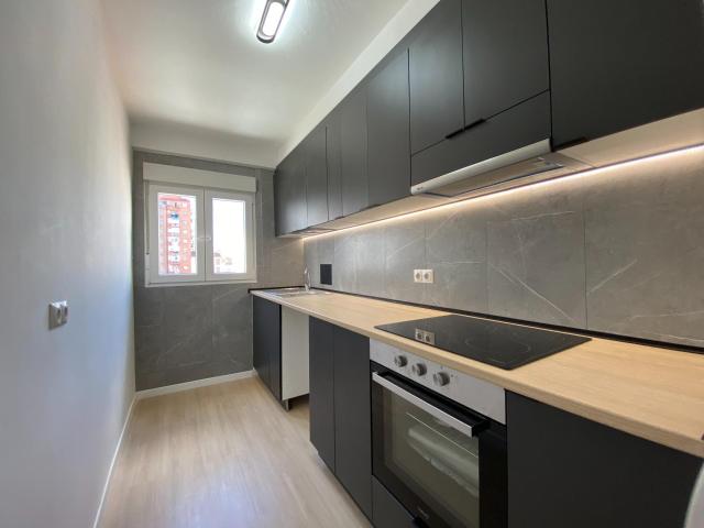 ✨ Piso con reforma integral a ESTRENAR y ASCENSOR junto a Av. Navarra