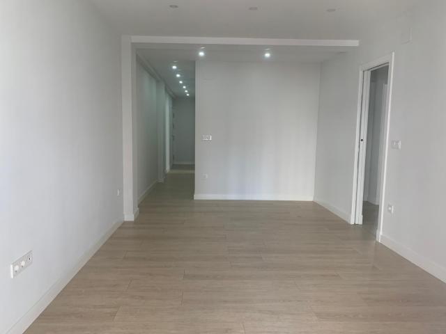 PISO CON REFORMA INTEGRAL EN LEVANTE