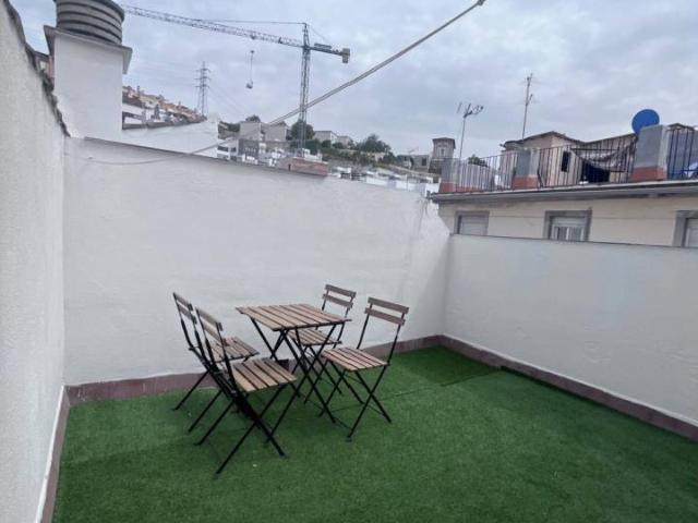 Piso duplex céntrico. Zona ancha capuchinos. Real de cartuja. Hospital real. Parejas. Familia