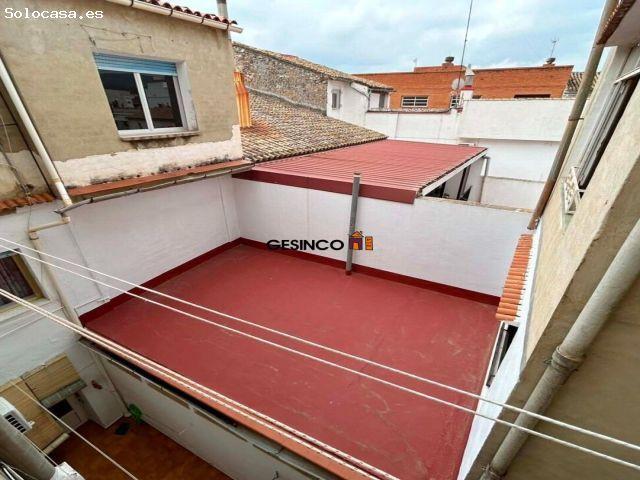 PISO DÚPLEX CON GARAJE PARA REFORMAR