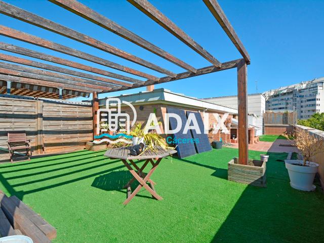 Piso Dúplex con gran terraza y piscina en R66