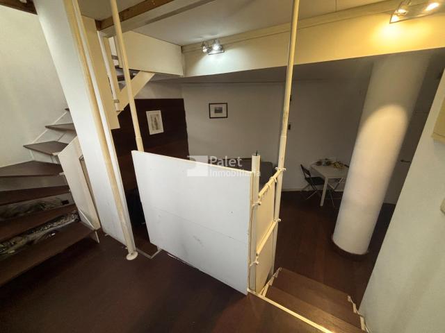 PISO DÚPLEX JUNTO AL CLUB DE TENIS LA SALUT sin cedula de habitabilidad