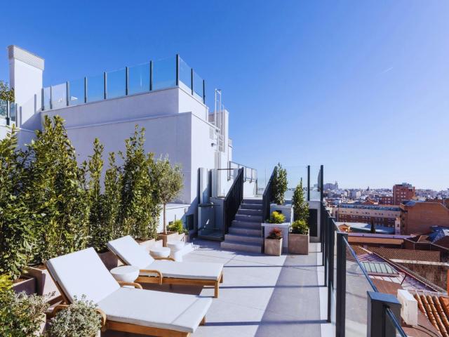 Piso de nueva construcción en Almagro – Lujo contemporáneo en una de las mejores zonas de Madrid