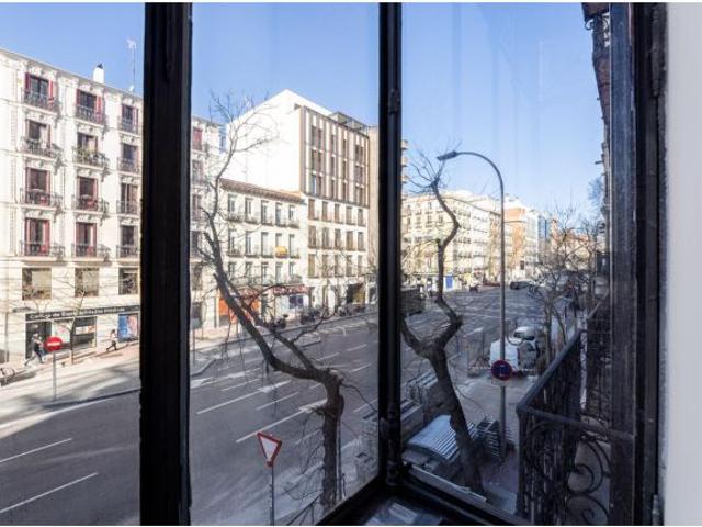 Piso de nueva construcción en Almagro – Lujo contemporáneo en una de las mejores zonas de Madrid