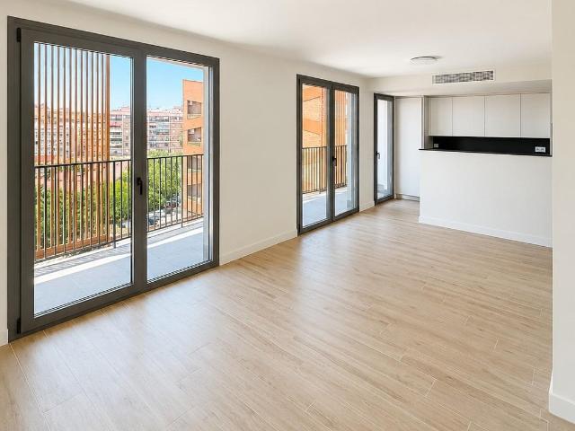 Piso de obra nueva de 4 habitaciones con garaje, trastero y zonas comunes