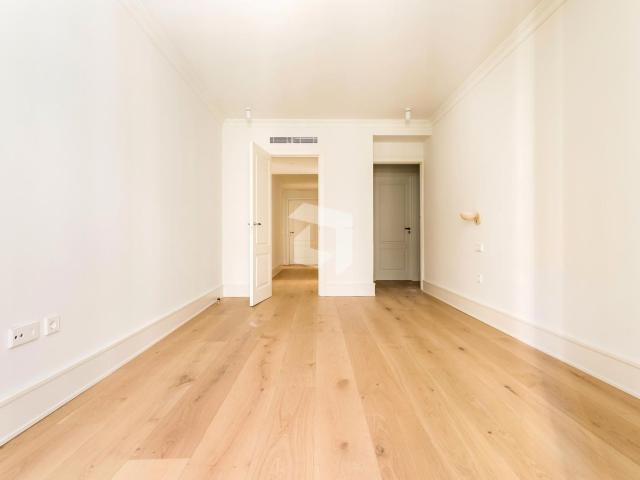 Piso de alquiler con 5 balcones en Justicia