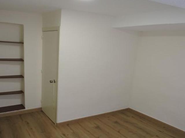 Piso de alquiler en Torrefiel de 3 habitaciones y balcón