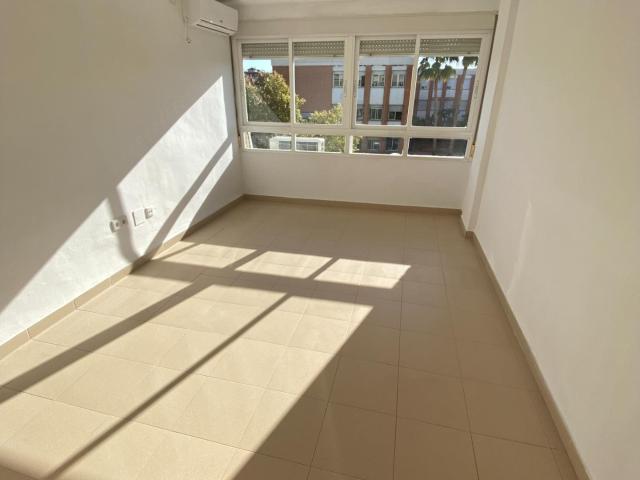 Piso de alquiler sin amueblar en Parque Figueroa