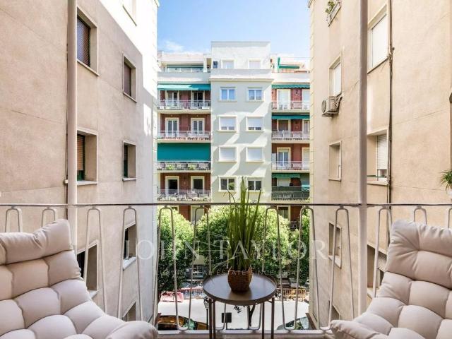 Piso de alto standing de 105 m2 en venta en Madrid, España