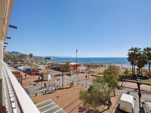 Piso de alto standing de 105 m2 en venta en Fuengirola, España