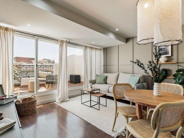 Piso de alto standing de 106 m2 en alquiler en Barcelona, Cataluña