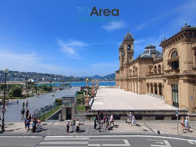 Piso de alto standing de 106 m2 en venta en San Sebastián, España