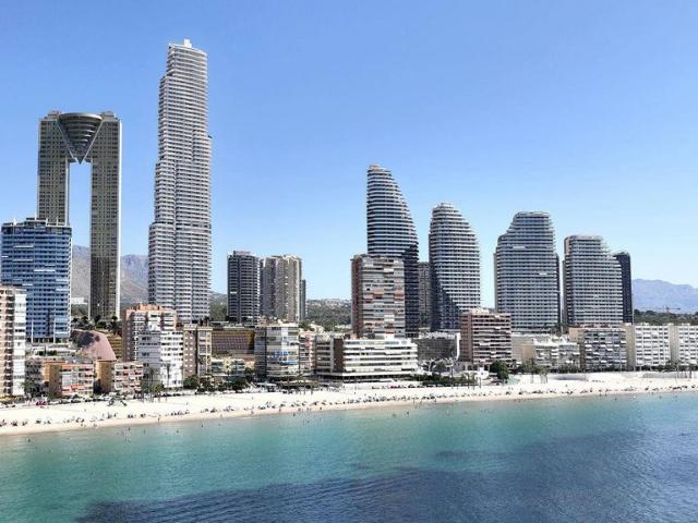 Piso de alto standing de 107 m2 en venta en Benidorm, España