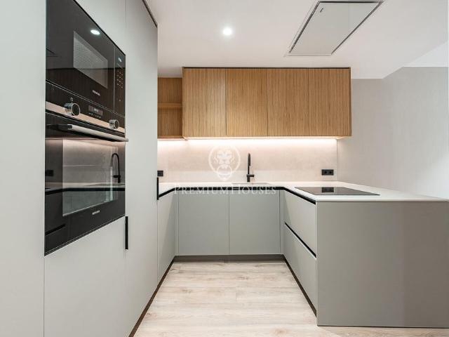 Piso de alto standing de 108 m2 en venta en Barcelona, Cataluña