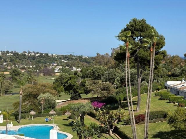 Piso de alto standing de 109 m2 en venta en Nueva Andalucia centro, Marbella, Andalucía
