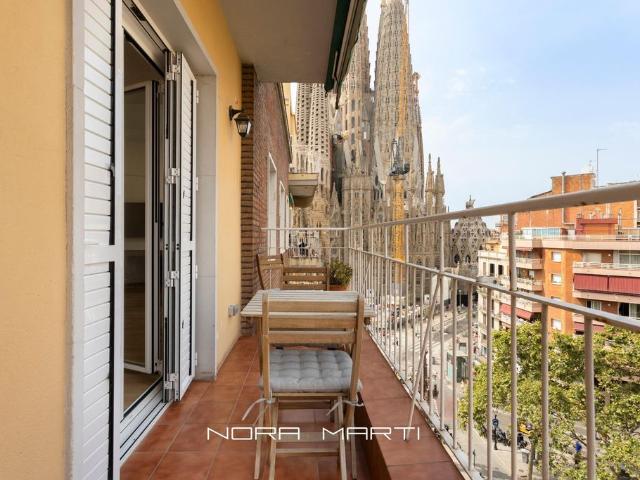 Piso de alto standing de 109 m2 en venta en Barcelona, Cataluña