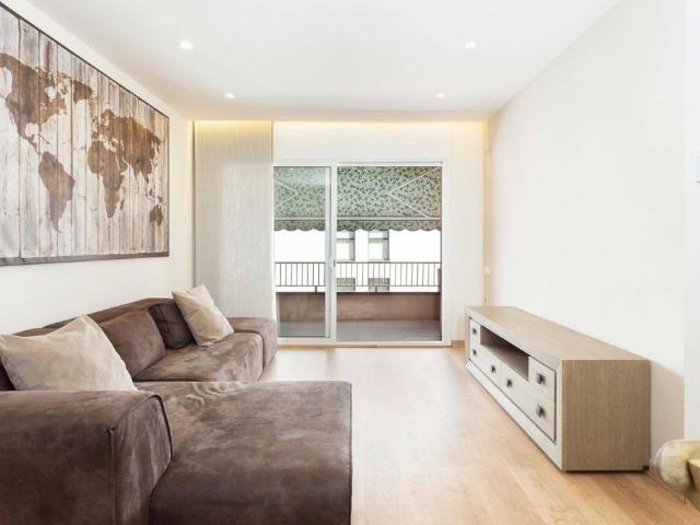 Piso de alto standing de 100 m2 en venta en Barcelona, Cataluña