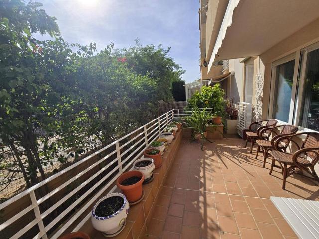Piso de alto standing de 100 m2 en venta en Calvià, España