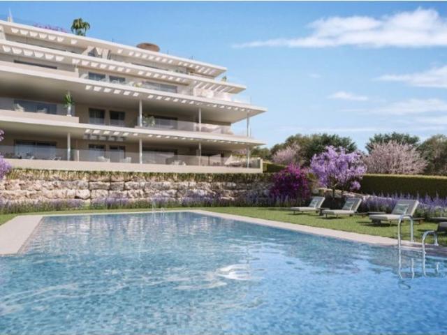 Piso de alto standing de 101 m2 en La Concha Resina Golf, Estepona, Málaga, Andalucía