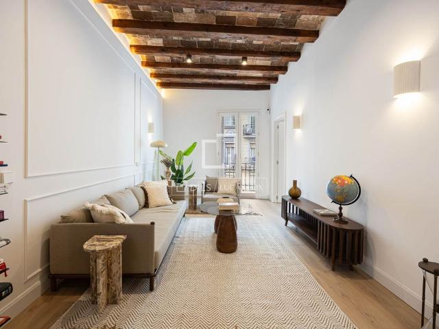 Piso de alto standing de 101 m2 en venta en Barcelona, Cataluña