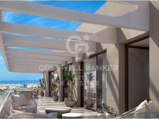 Piso de alto standing de 101 m2 en venta en Estepona, Andalucía