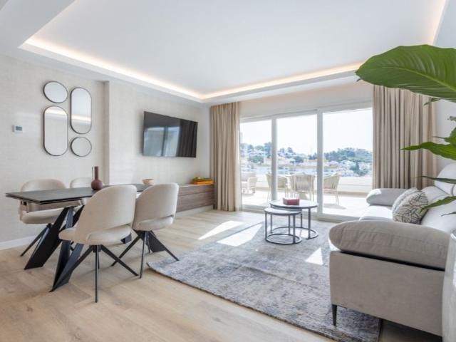 Piso de alto standing de 102 m2 en venta en Nueva Andalucia centro, Marbella, Andalucía