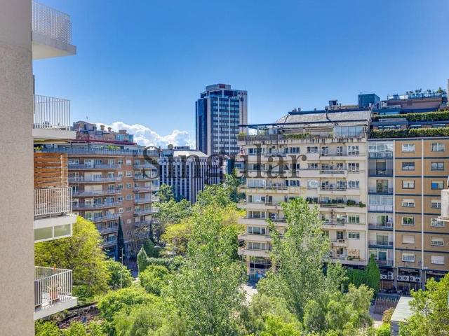 Piso de alto standing de 103 m2 en venta en Barcelona, Cataluña