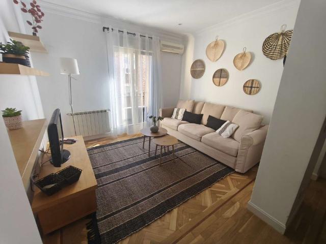 Piso de alto standing de 115 m2 en alquiler en Madrid, España