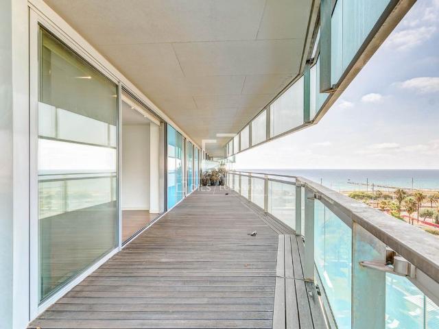 Piso de alto standing de 116 m2 en venta en Barcelona, Cataluña
