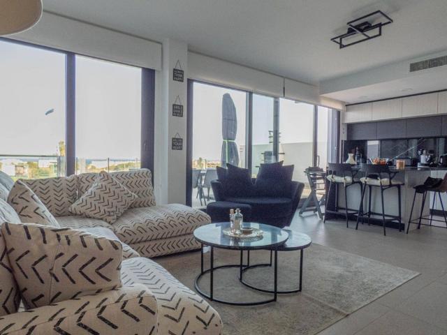 Piso de alto standing de 116 m2 en venta en Guardamar del Segura, Comunidad Valenciana