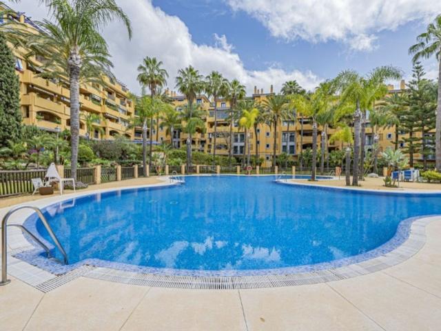 Piso de alto standing de 110 m2 en venta en Nueva Alcantara, Marbella, Andalucía