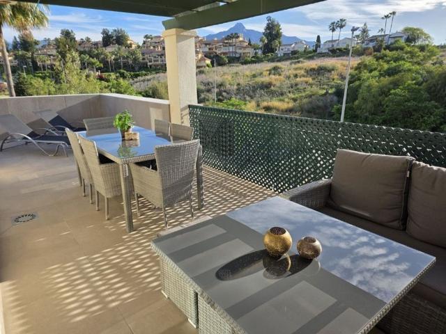 Piso de alto standing de 110 m2 en venta en Nueva Andalucia centro, Marbella, Málaga, Andalucía