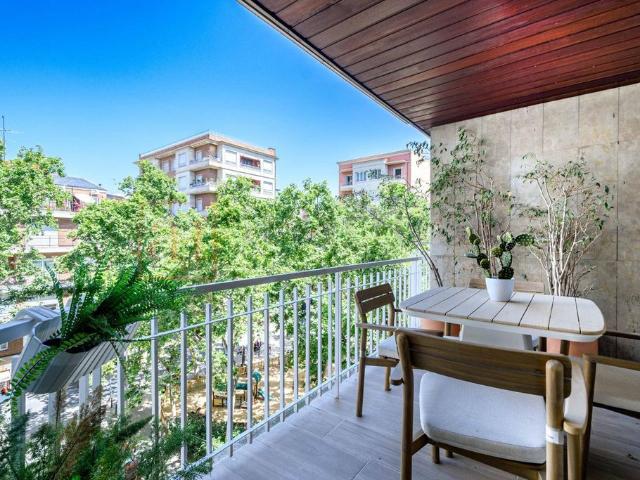 Piso de alto standing de 110 m2 en venta en Barcelona, Cataluña
